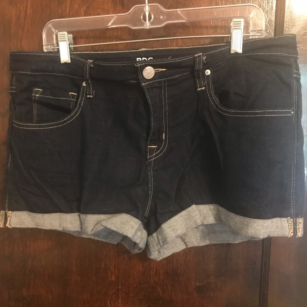 BDG mid rise shortie